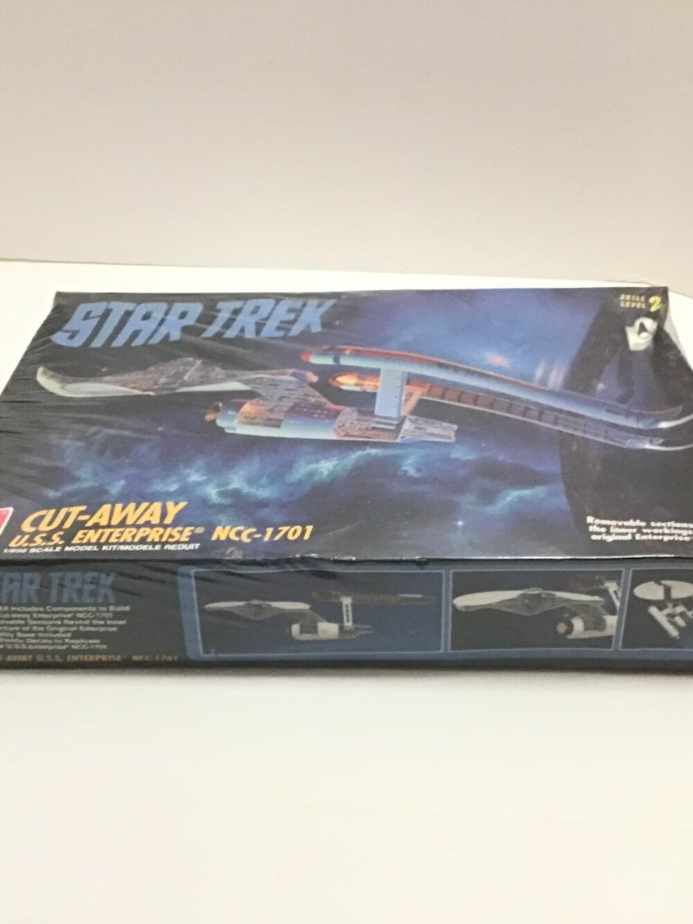 AMT ERTL 1/650 Cut Away Star Trek USS Enterprise NCC-1701 Model Kit Sealed New